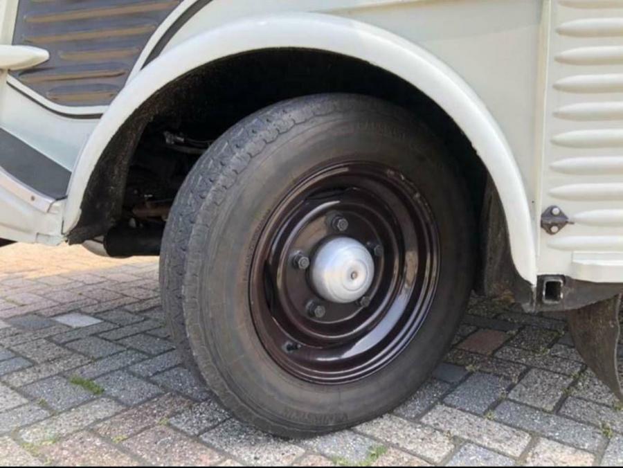 Колеса Citroen HY 1600 Camper Van 1977 года  (фото 8 из 23)